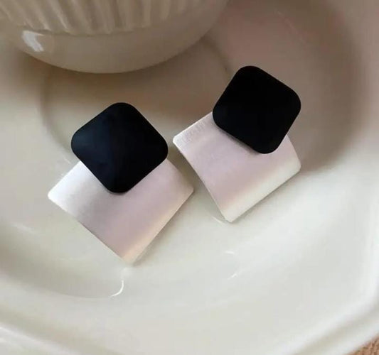 Monochrome Muse – Minimalist Black & White Geometric Statement Earrings